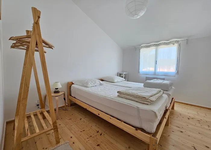 Hébergement de vacances Jolie à 120m - 4 Pers - - Fr-1-476-233